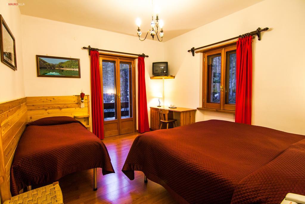 Hotel Garni Mille Pini Scanno Phòng bức ảnh